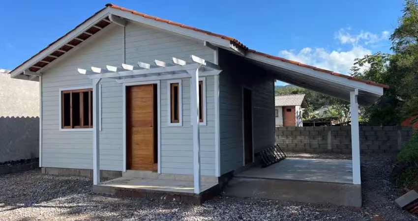 Casa ampla de madeira com quintal - alto aririu em palhoça/sc