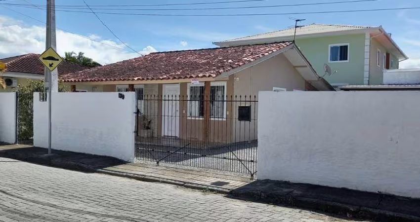 Casa Alto Padrão - Semimobiliada (Pode ser financiada) - Bairro Rio Grande em Palhoça/SC