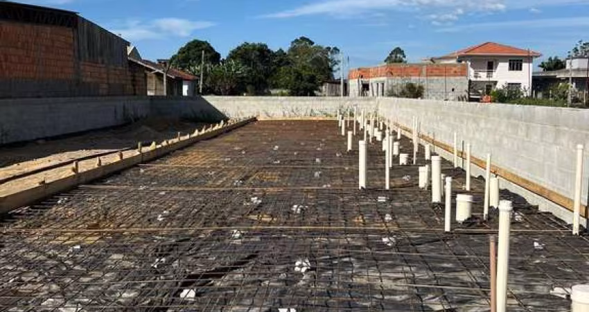 Terreno em Fase Inicial Para Construção de Quitinetes - Bairro Aririu em Palhoça/SC