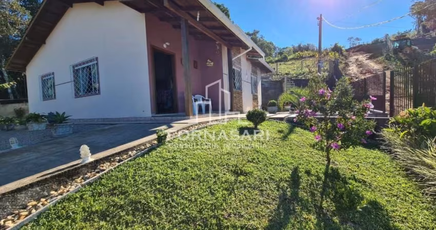 Requintada Casa de Campo em Santo Amaro da Imperatriz - Amplo Terreno e Área Gourmet