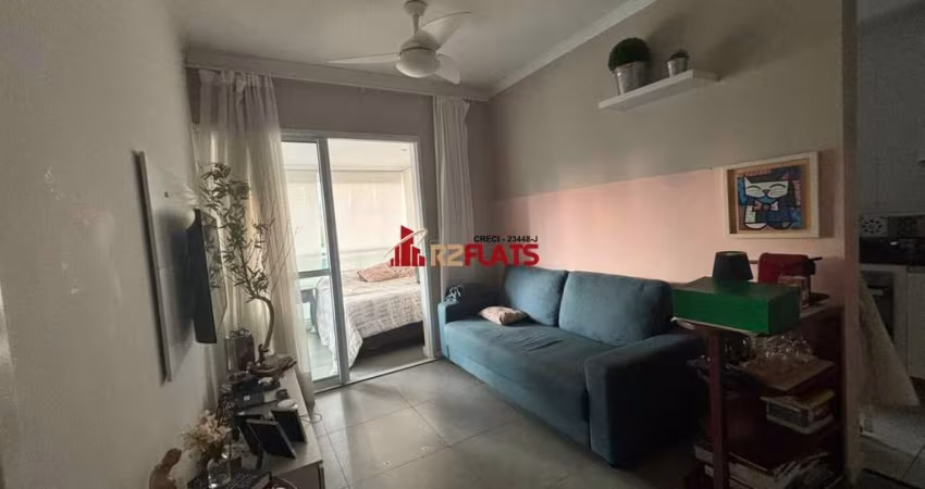 Flat com ótimo preço no bairro Campo Belo. Confira!