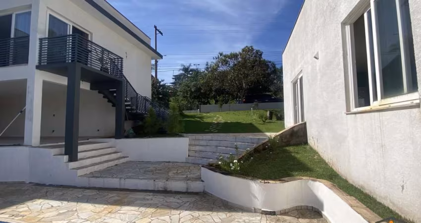 Casa em Condomínio para Venda em Atibaia, Condomínio Parque das Garças II, 3 dormitórios, 1 suíte, 3 banheiros, 2 vagas