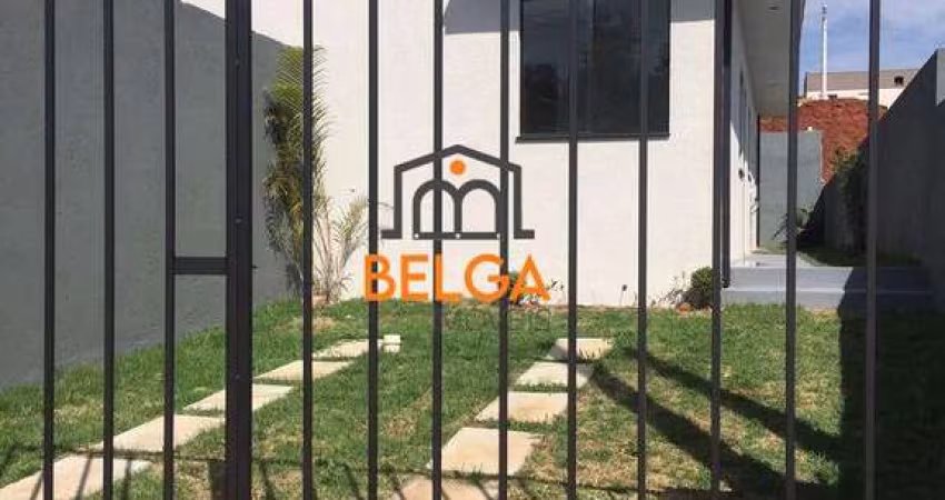 Casa para Venda em Atibaia, Vila Santa Helena - Tanque, 2 dormitórios, 1 banheiro, 2 vagas