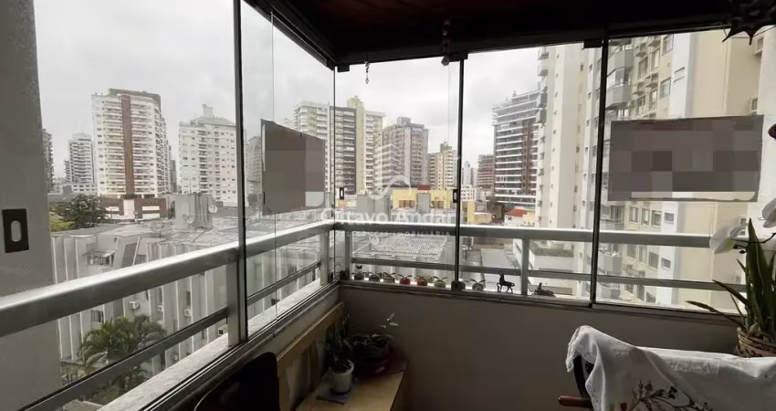Apartamento à Venda com 3 quartos, 2 banheiros, 1 vaga e 91m² por R$ 600.000