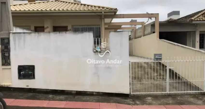 Casa com 2 dormitórios com terreno grande em são josé