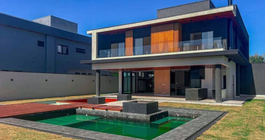 Magnifica casa de luxo, recém construída no condominio Reserva do Paratehy Sul