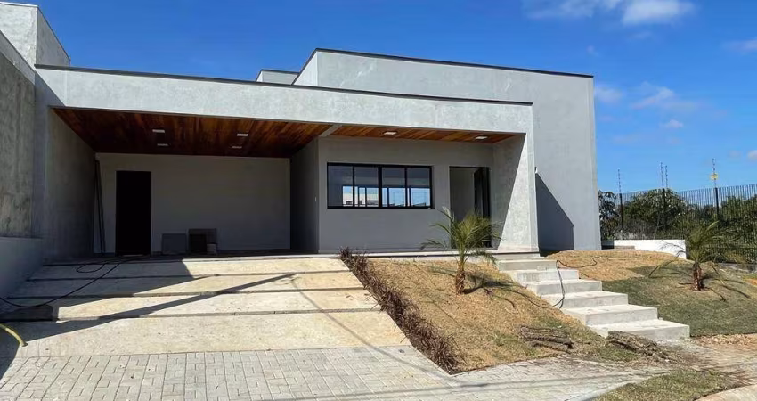 Casa Santa Mônica 3 suítes / Piscina / 398m² Terreno - Condomínio Fechado