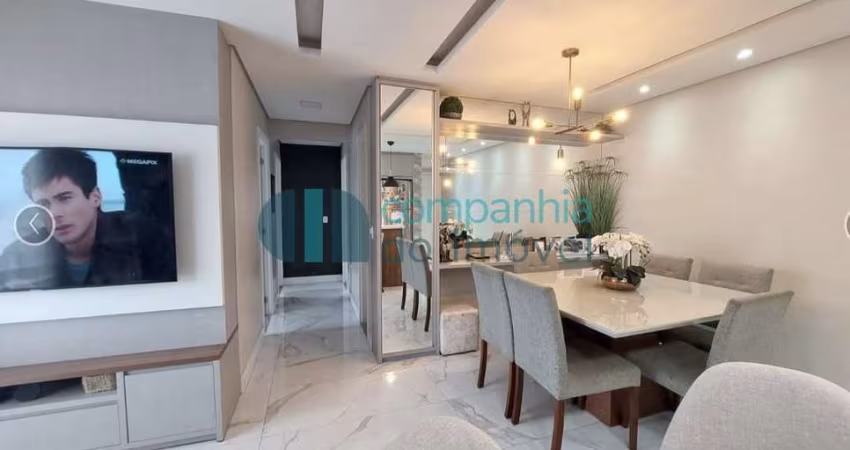 Apartamento com 3 Quartos em Condomínio Club