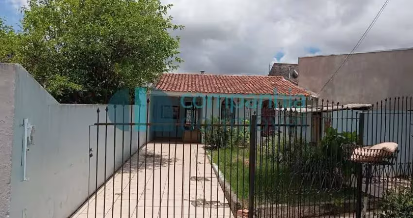 Casa com 3 quartos à venda na Atílio Pioto, 2850, Uberaba, Curitiba
