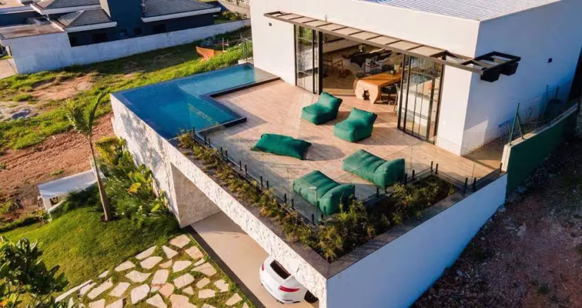 Luxuosa casa à venda mobiliada, com sauna, lareira, piscina e muito mais no condominio villas do golfe