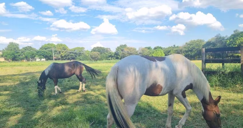 Chácara no Condomínio Santa Filomena em Salto, ideal para cavalos e pequenos cultivos, além de um amplo espaço para seu descanso e lazer