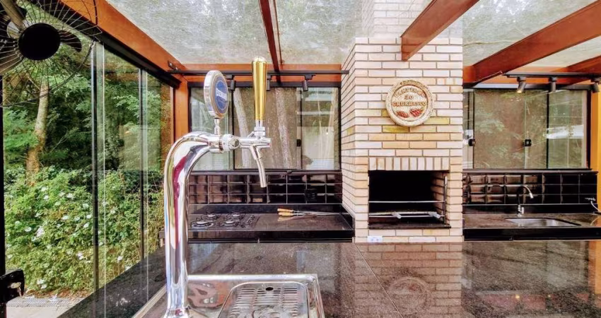 Casa térrea com 3 suítes e BOTECO PRIVATIVO à venda no Condomínio Santa Mônica em Itu/SP.