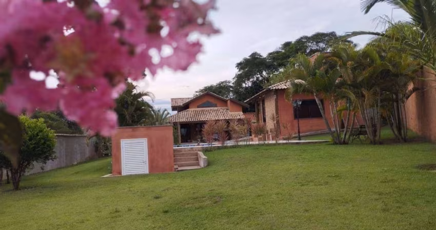 Chácara com 3 dormitórios à venda, 2953 m² por R$ 1.800.000,00 - Chácara Flórida - Itu/SP