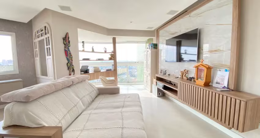 Lindo apartamento com 04 vagas de garagem coberta, 03 quartos sendo 01 suíte.