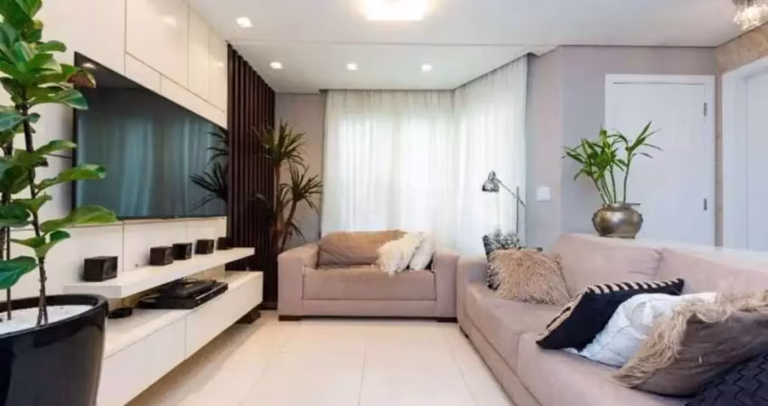 Lindo triplex com 04 dormitórios, sendo 02 suítes, closet, sacada e hidrimassagem.