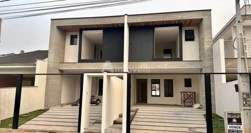 Exclusivo Sobrado de Alto Padrão: Seu Novo Lar dos Sonhos