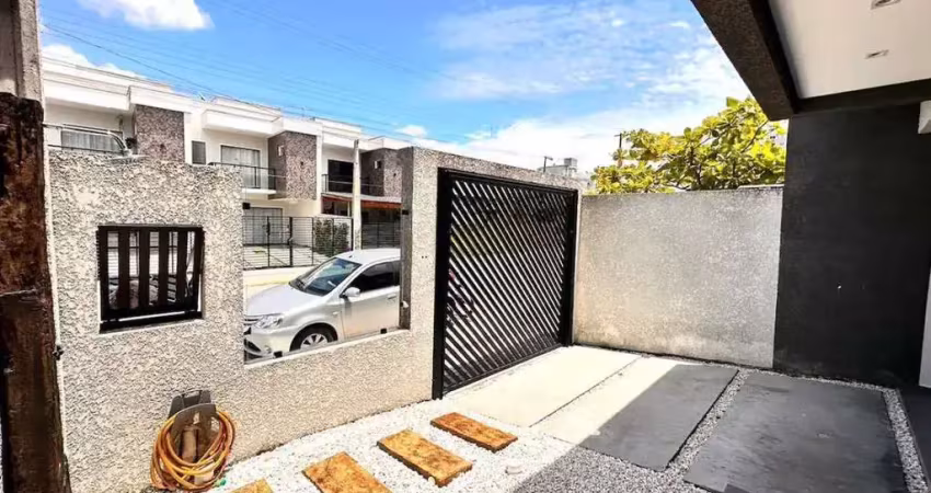 Casa de praia completa: 3 quartos, piscina e perto do mar 