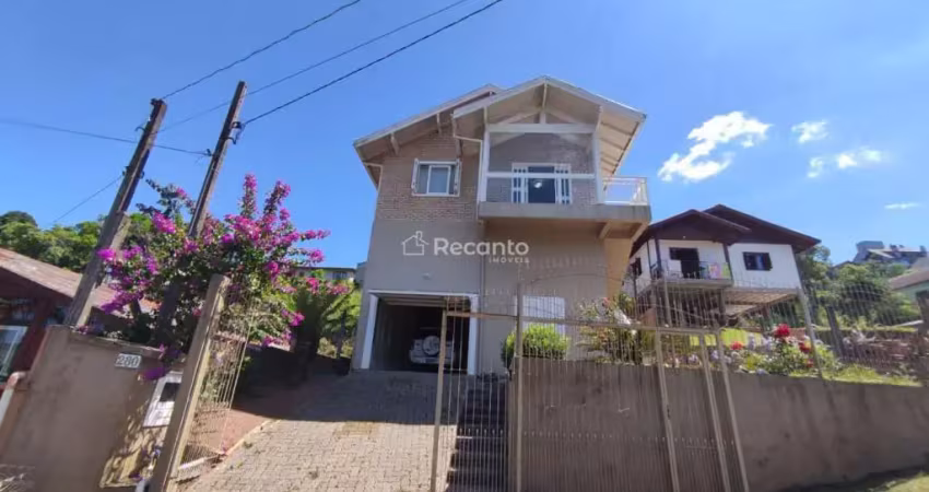 CASA A VENDA COM 3 DORMITÓRIOS EM GRAMADO - RS, Piratini, Gramado - RS