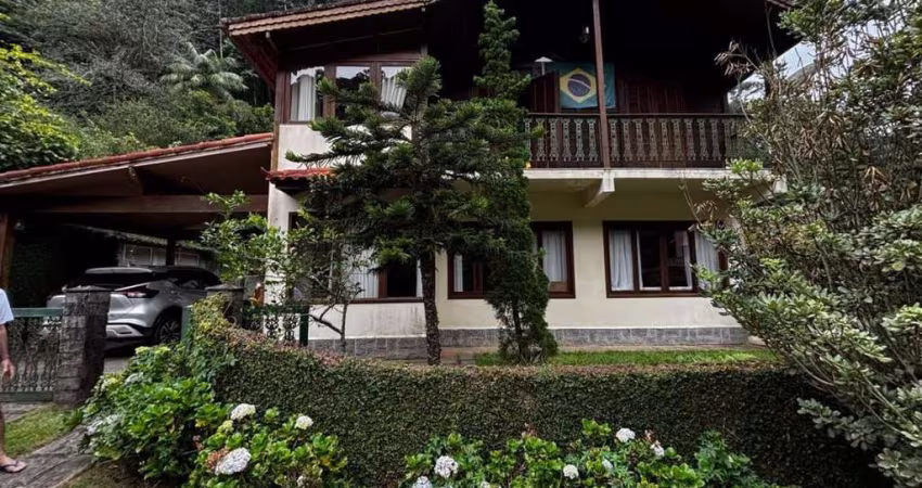 Casa para venda no Comary em Teresópolis