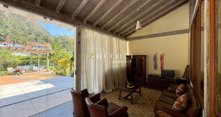 Casa Mobiliada no Comary para Locação