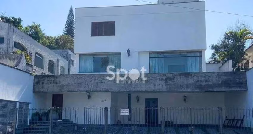 CASA EM LOCAL NOBRE NO REAL PARQUE!