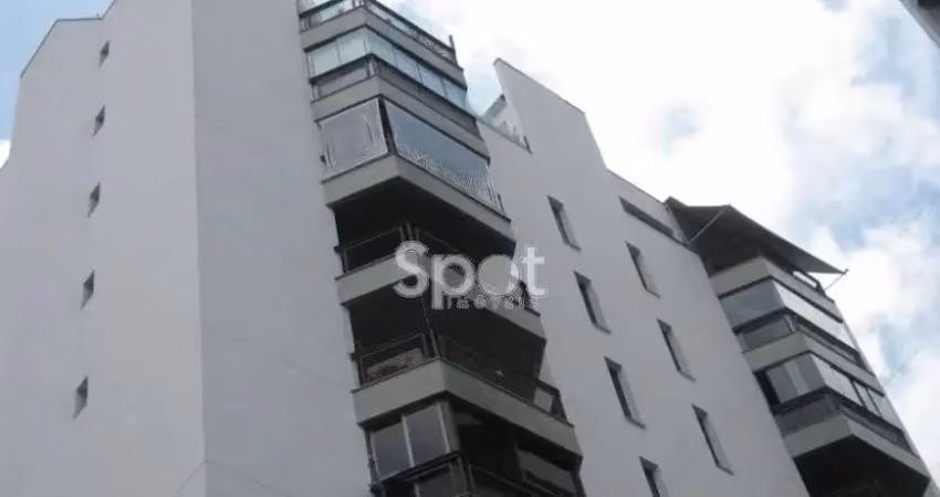 REFORMA RECENTE - COBERTURA COM CONCEITO ABERTO - PRONTO PARA MORAR!