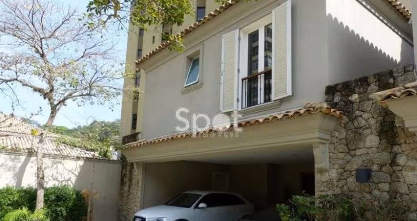 LINDA CASA EM CONDOMÍNIO - RUA TRANQUILA E ARBORIZADA.