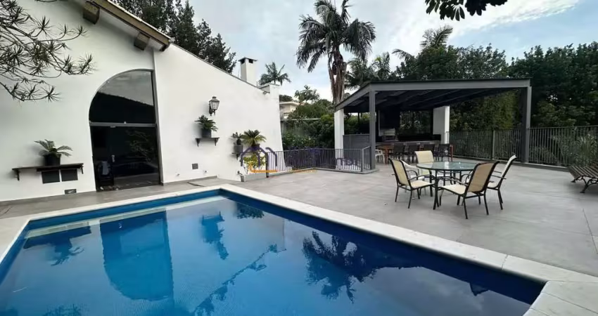 Casa no Morumbi. 4 dormitórios. piscina. Área Gourmet