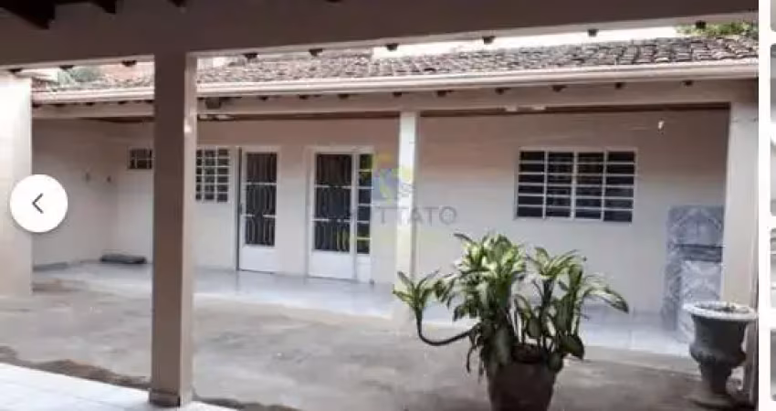 Casa, 234m² de área constrída, lote 300m², jardim gramado, valor 300.000,00 codigo: 47396