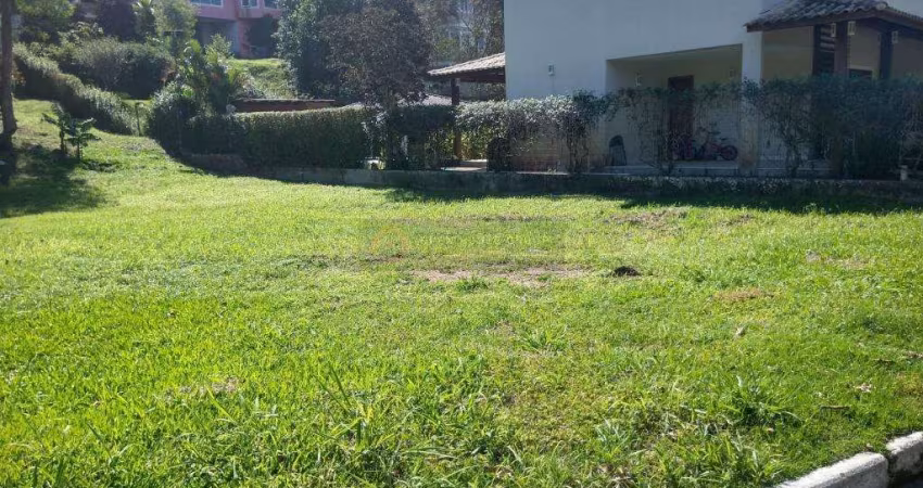 Terreno plano a venda no condomínio Sítio Santo Antônio, 360m²