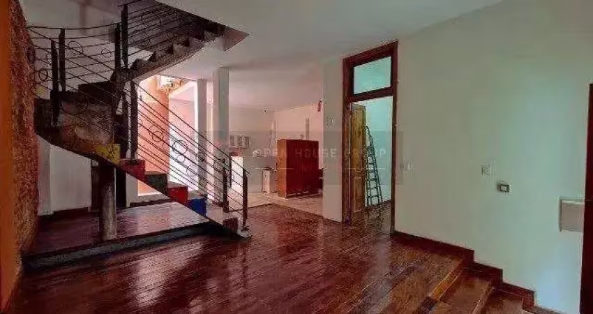 Open house vende charmosa casa em vila centenária no ingá