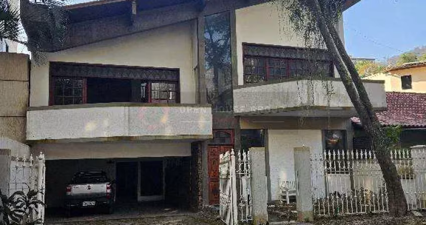 Casa em condomínio monte lindo com 4 quartos e sala ampla