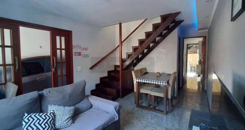 Vendo linda Casa Duplex 2 Quartos  em Condomínio Maria Paula
