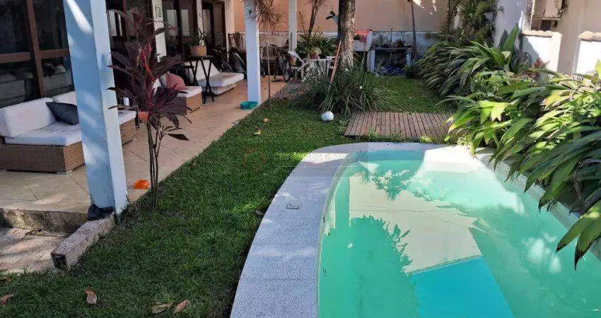 Casa à Venda em Piratininga