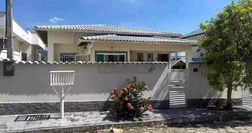 Casa em condomínio fechado com 3 quartos à venda na Rodovia Amaral Peixoto, bairro Flamengo, Maricá. Condomínio Beverly Hills, Flamengo, Maricá