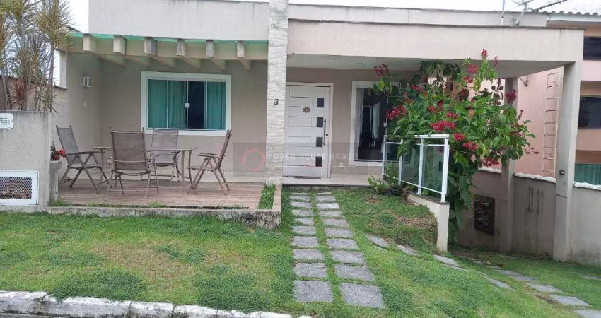 Casa linear em condomínio de alto padrão no Arsenal