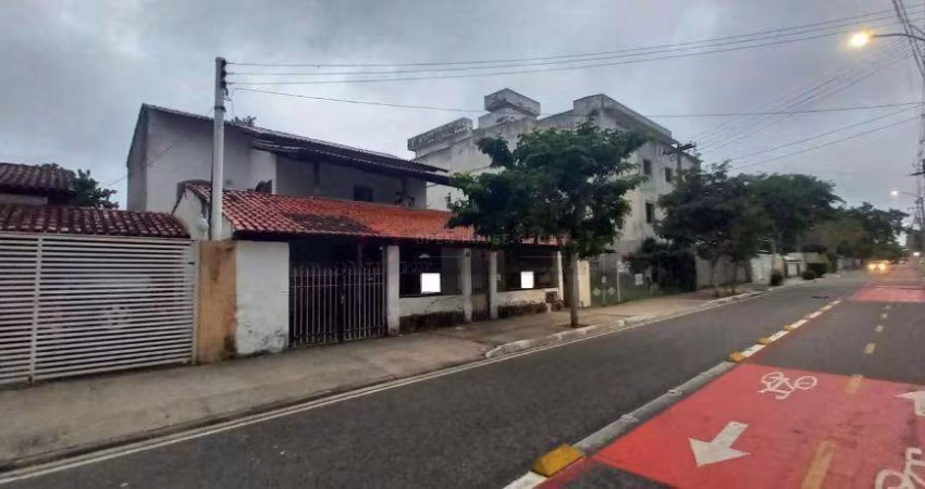 Casa Duplex com excelente preço atrás do Grand Marche em Piratininga. Precisando de reforma