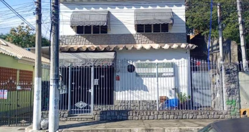 Open House Vende uma Casa Comercial / Residencial no Centro de São Gonçalo