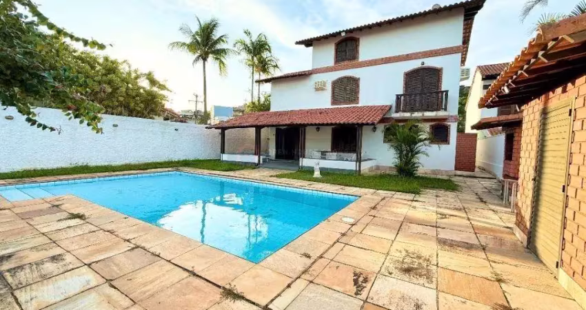 Casa com 3 quartos à venda na Rua Professor Michelle Silveira de Moraes, 16, Camboinhas, Niterói