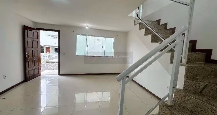 Open house vende linda casa com 2 suítes em condomínio em itaipu!!!