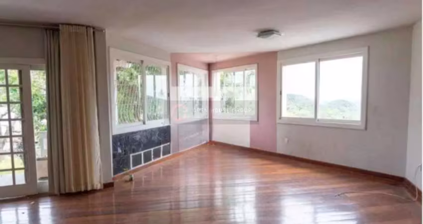 Openhouse vende casa de condomínio à venda com 450m², 4 quartos e 4 vagas