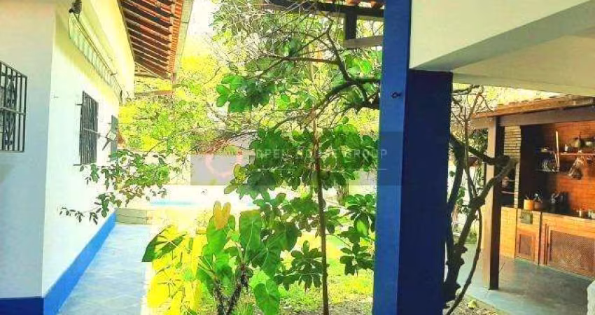 Open House vende casa com  3 suítes em São Francisco