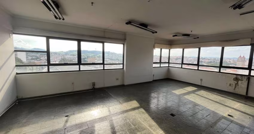 Sala Comercial para Venda em Bragança Paulista, Centro, 2 banheiros, 1 vaga