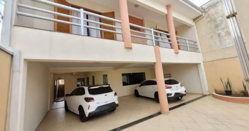 Casa com 3 dormitórios à venda, 272 m² por R$ 690.000,00 - Vila Cidade Jardim - Botucatu/SP
