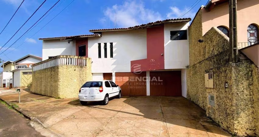Casa com 3 dormitórios à venda, 215 m² por R$ 480.000,00 - Jardim Paraíso - Botucatu/SP