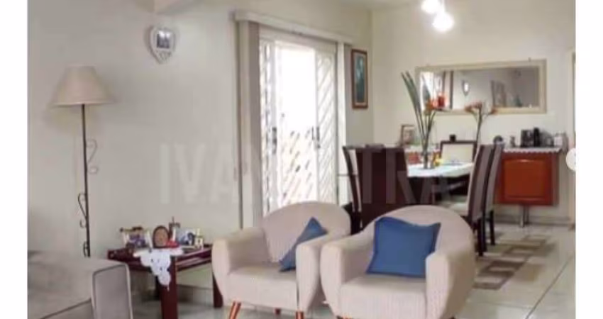 Sobrado para Venda em Jacareí, Vila Formosa, 4 dormitórios, 1 suíte, 2 banheiros, 3 vagas