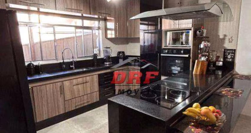 Sobrado com 3 dormitórios à venda, 170 m² por R$ 990.000,00 - Picanço - Guarulhos/SP