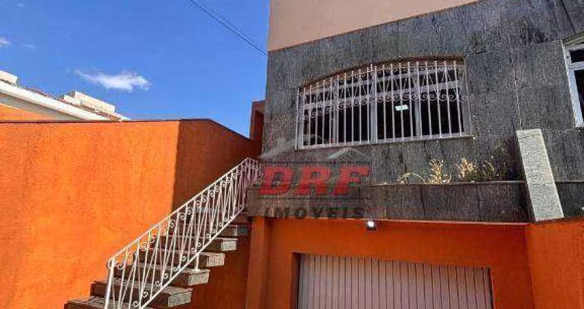 Sobrado com 3 dormitórios (1 suíte) e 4 vagas, próximo ao Metrô Tucuruvi