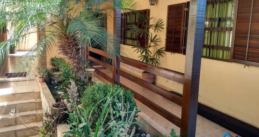 Casa para Venda em Osasco, City Bussocaba, 3 dormitórios, 1 suíte, 2 banheiros, 5 vagas