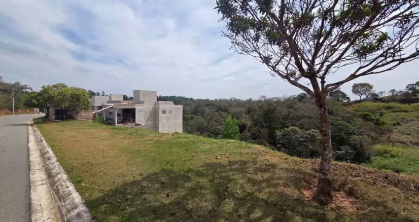 Terreno à venda no condomínio terras caxambu ii no bairro ivoturucaia em jundiaí - sp